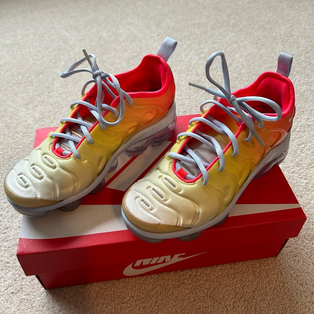 Nike Kids Sneakers - Gold and Red